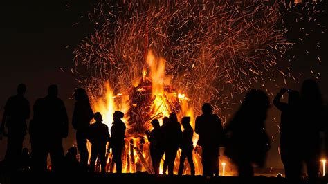 How to take the best Bonfire Night Photos - Incrystals