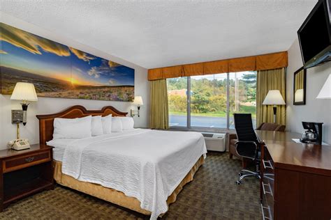 Days Inn by Wyndham Cambridge | Cambridge, OH Hotels