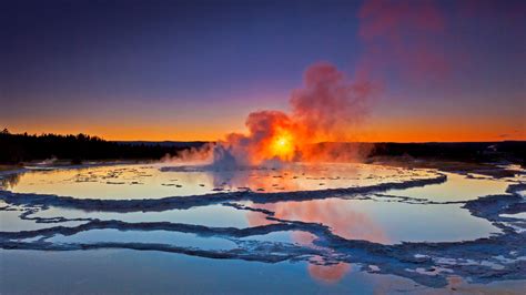 Bing HD Wallpaper Jan 9, 2018: Great Fountain Geyser, Yellowstone ...