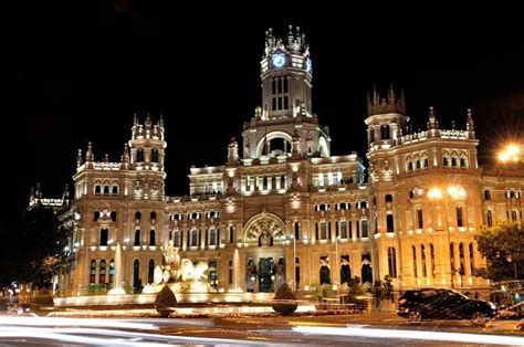 Plaza de Cibeles - Madrid’s most renowned square and fountain