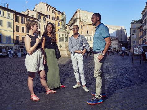 Rome Night Tour - An Evening Stroll with a Local - Context Travel ...