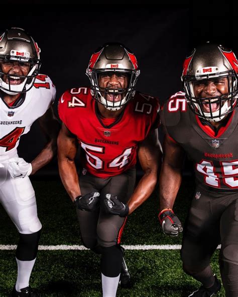 Tampa Bay Buccaneers Unveil New Uniforms (VIDEO)