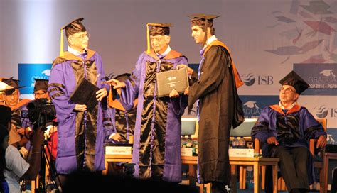 File:Graduation ceremony with Azim Premji.JPG - Wikimedia Commons