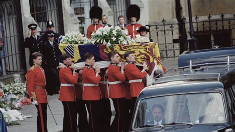 This Is Why There Was No Open Casket For Princess Diana's Funeral