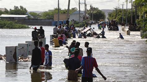 Hundreds of thousands displaced following historic floods in Somalia ...