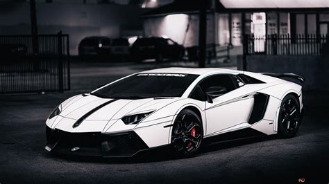 Black and white lamborghini aventador 4K wallpaper download