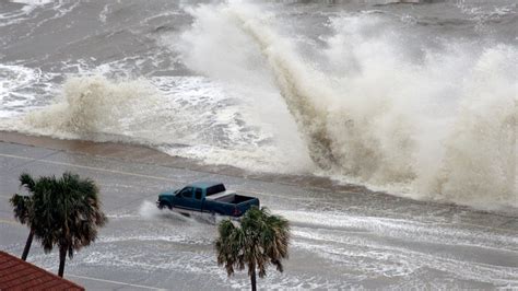 Hurricane Ike: Storm that hit Galveston on September 13, 2008 - ABC13 ...