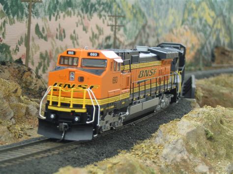 BNSF C44-9W | ModelRailroadForums.com