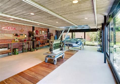 20 Industrial Garage Designs To Get Inspired