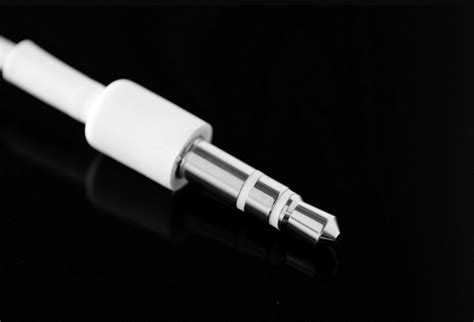 Apple might say goodbye to the 3.5mm Headphone Jack | It's a Gadget