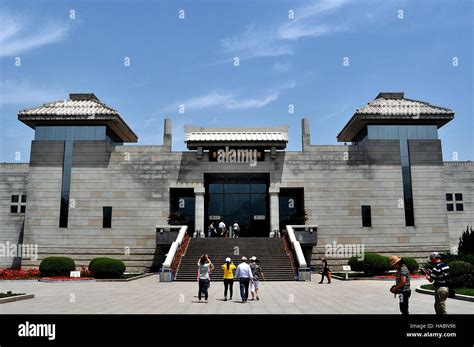 Terracotta warriors museum Xi'an China Stock Photo - Alamy