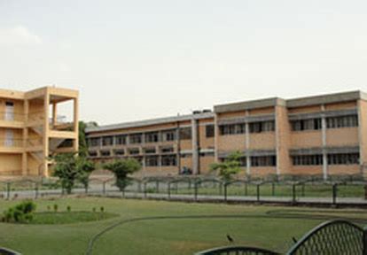 Life and Times at Deshbandhu College - University Express