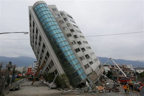 7 dead, 260 injured after major 6.4 earthquake hits Taiwan's east coast ...