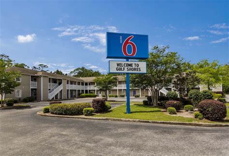 Pet Friendly Hotels in Gulf Shores, Alabama accepting Dogs and Cats