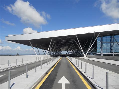 nuevas arquitecturas: nueva terminal del aeropuerto de santiago