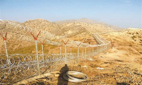 Military pushing ahead with Afghanistan border fencing - Pakistan ...