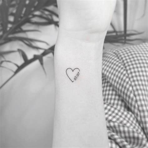 10 idées de tatouages minimalistes que vous allez adorer