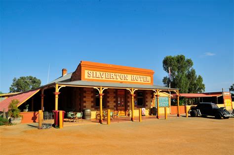 Pubs in the scrub - must see NSW outback pubs - Unsealed 4X4