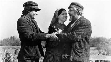 ‘Fiddler on the Roof’: 1971 Film Review – The Hollywood Reporter