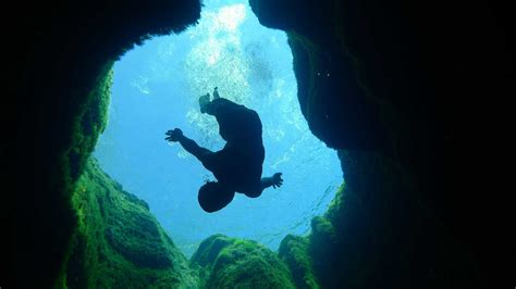 Jacob's Well -- one of the most dangerous diving spots in the world