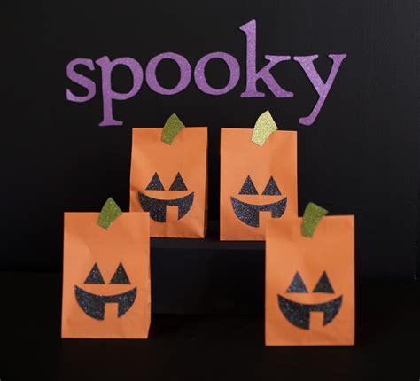 Halloween Decorations - 10 Paper and Printable Ideas - Project Nursery