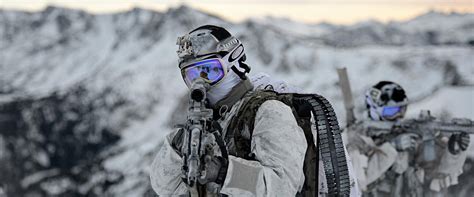 U.S. Navy SEAL Careers | Navy.com