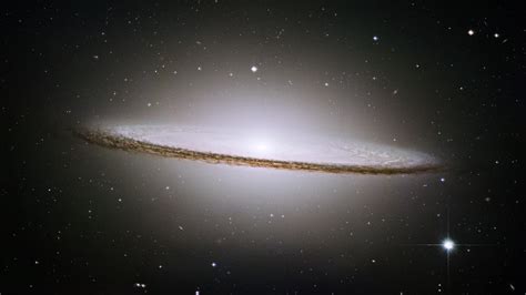 The Majestic Sombrero Galaxy (M104) | HubbleSite