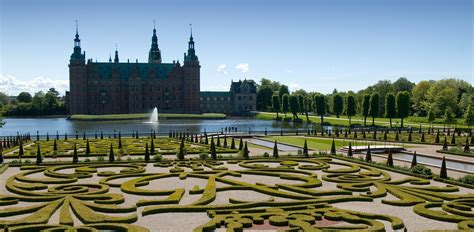 Frederiksborg Castle - Palaces and Gardens - Kongelige Slotte