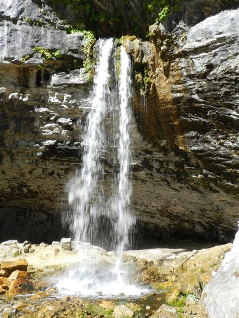 Hiking along Hanging Lake Trail | Colorado Travel Blog