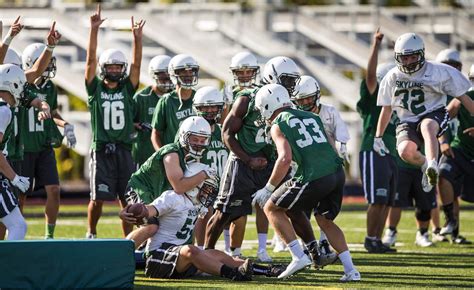 Photo Gallery: Skyline High School football practice | The Seattle Times