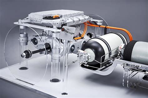 BMW presented the fuel cell powertrain for its i Hydrogen NEXT