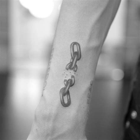 Broken Chains Tattoo