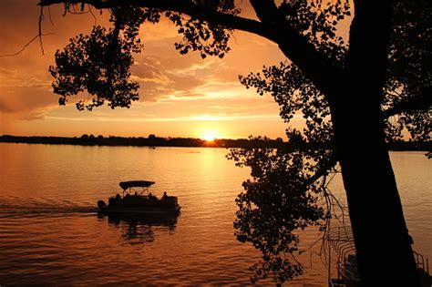 Boat Ride In Sunset Pictures | Download Free Images on Unsplash