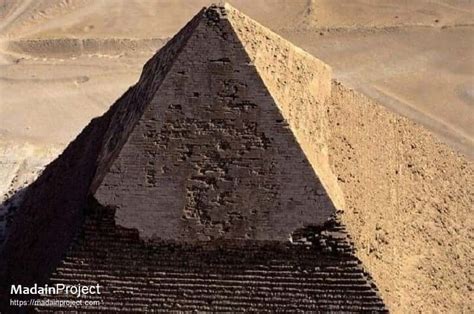 Pyramid of Khafre - Madain Project (en)