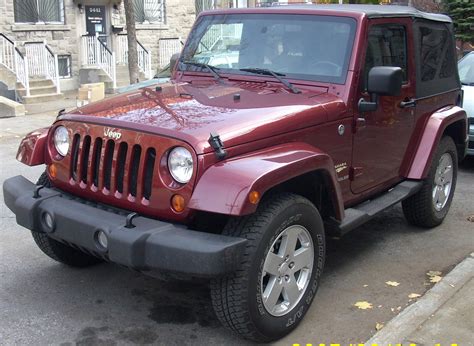 File:Jeep JK Wrangler Sahara 2-Door Convertible.jpg - Wikimedia Commons