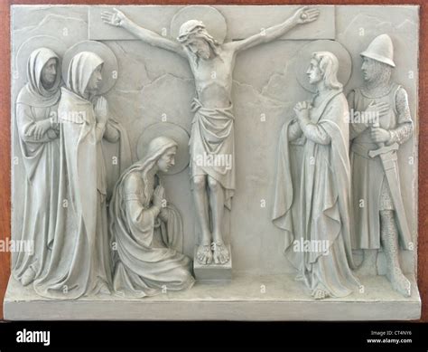 Jesus dies on the cross hi-res stock photography and images - Alamy