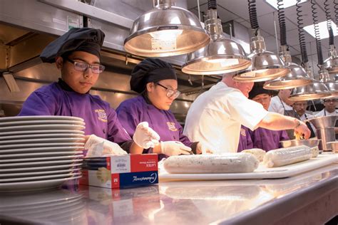 Everman High School's Advanced Culinary Class Visits The Fort Worth ...