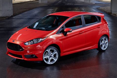 Ford Fiesta Hatchback 2016: deportividad, tecnología y mucha seguridad ...