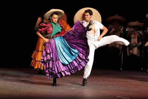 Ballet Folklorico De Amalia Hernandez | Ballet Folklórico de México de ...