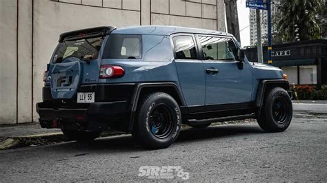 This Slammed FJ Cruiser Shows Unique Way Of Modifying An Off-Roader