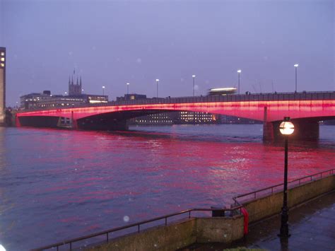 File:London Bridge Illuminated.jpg - Wikipedia