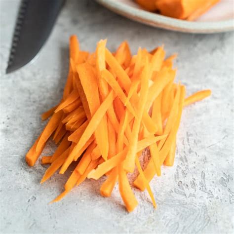 How to Julienne Carrots - Culinary Hill