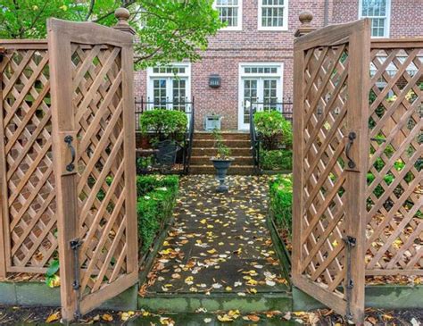 55 Lattice Fence Design Ideas (Pictures & Popular Types)