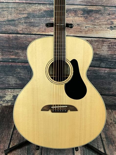 Used Alvarez Baritone ABT60E Baritone Acoustic Electric Guitar with Ca