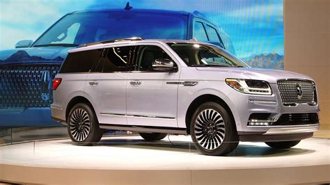 Big, Luxury SUVs Make a Comeback