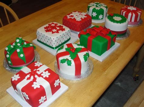 WONDERLAND: CHRISTMAS CAKE DECORATING IDEAS