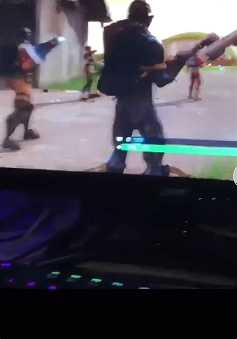 X playin fortnite with a fan : r/XXXTENTACION