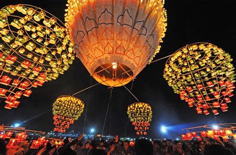 Myanmar’s dazzling Tazaungdaing Festival of Lights (pics ...