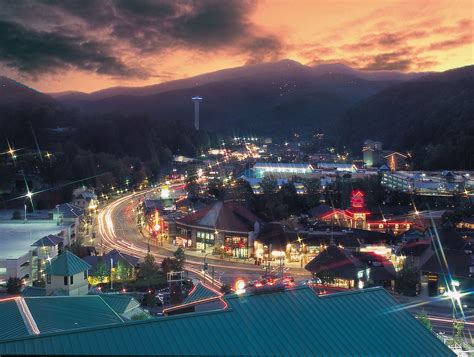 Gatlinburg Attractions | Places to See in Tennessee