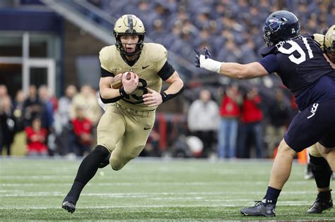 Army holds on with goal-line stand in final seconds, beats Navy 17-11 ...